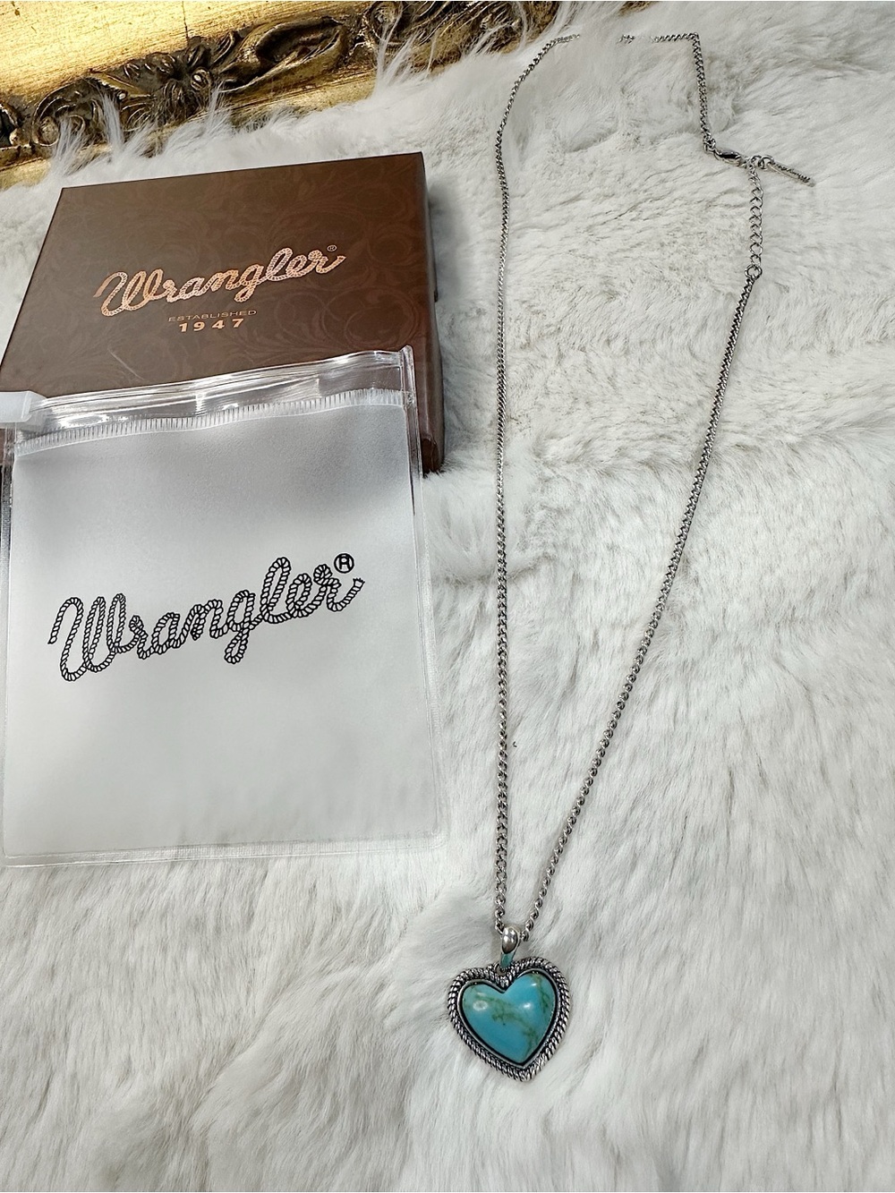 New In Box Wrangler Heart Turquoise Pendant Silver Necklace 18"-20"